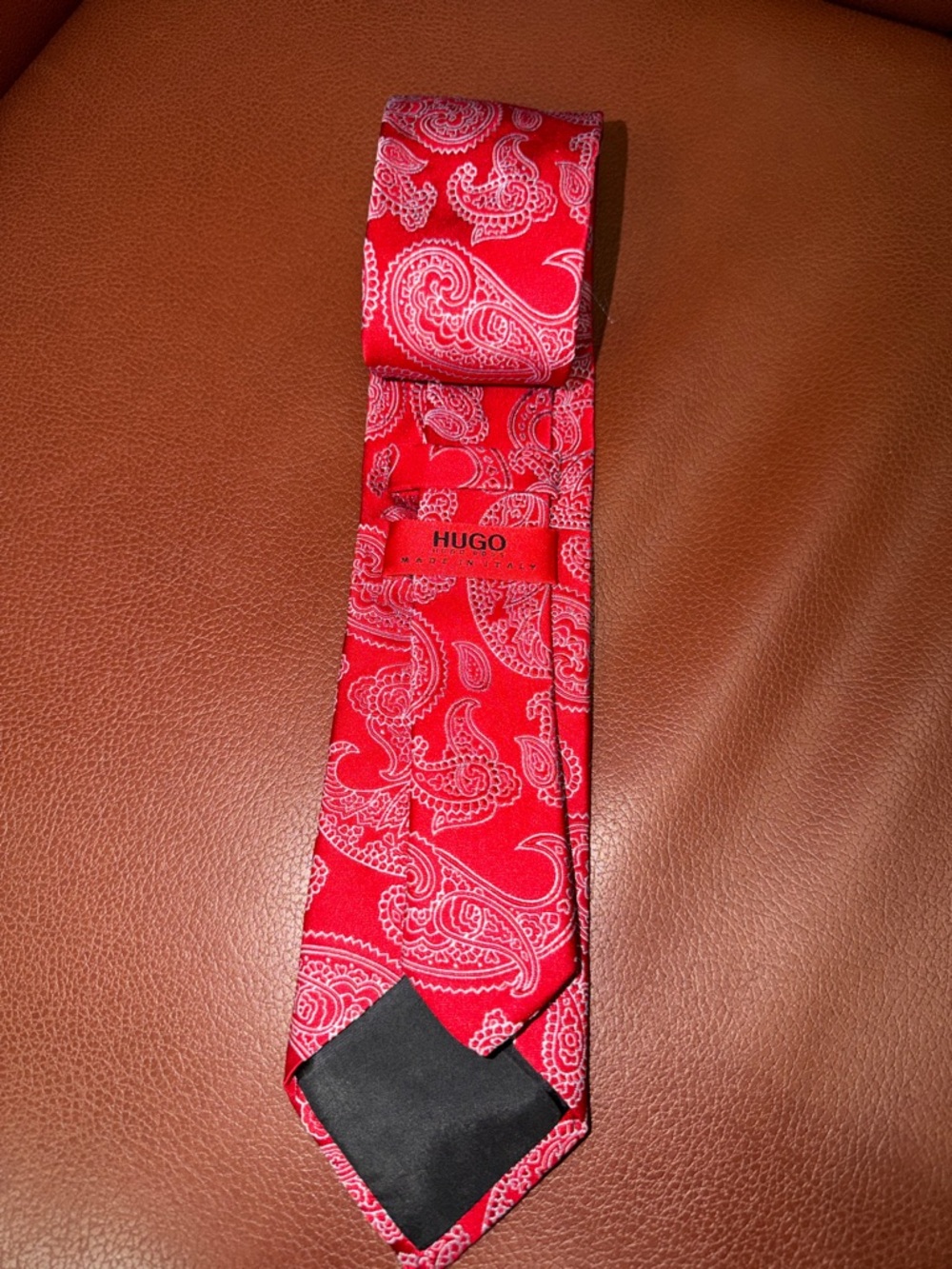 Hugo Boss Made in Italy Red Paisley Tie, 100% Silk, EUC - Picture 5 of 12